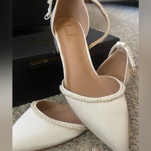 White Pearl Flats